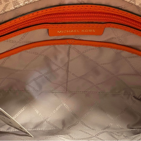 NWT Michael Kors Jet Set Front Pocket tote set in Vanilla and Clementine - Picture 11 of 16